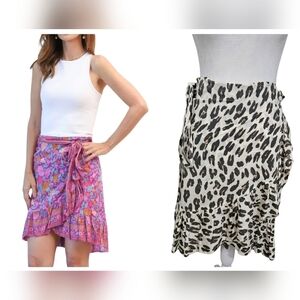 SEA LUSTRE Honey Mini Wrap Skirt In Leopard Print. Size S/M